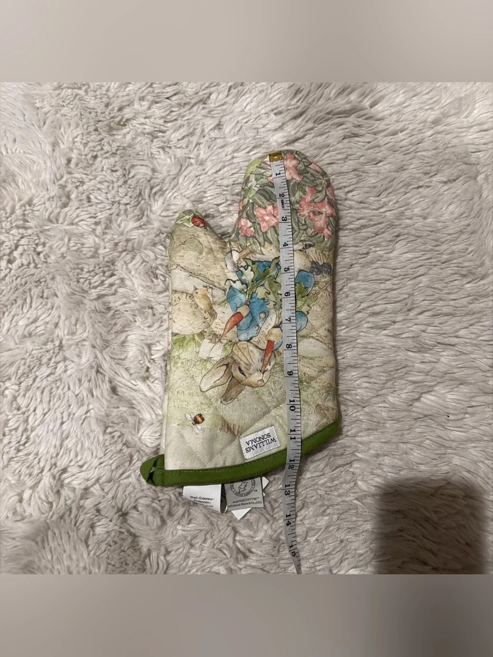Peter Rabbit x Williams Sonoma Oven Mitt & Potholder Set  share